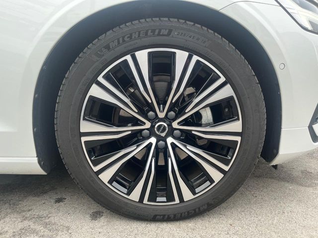 VOLVO VOLVO V60 2023