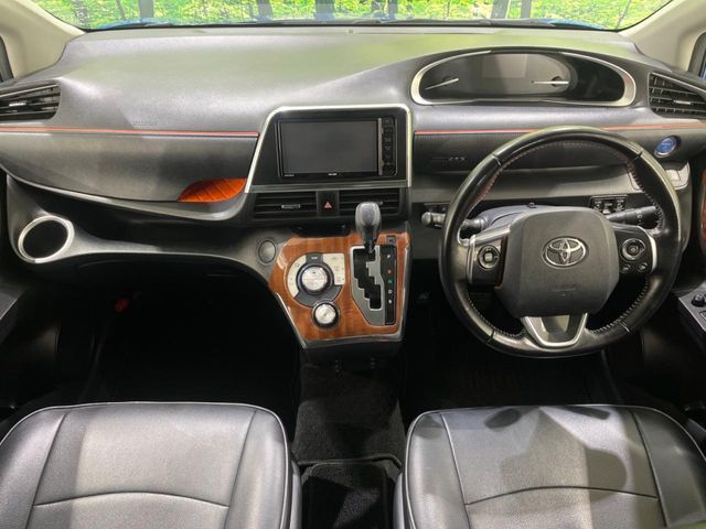 TOYOTA SIENTA HYBRID 2015