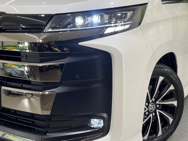 TOYOTA NOAH 2024