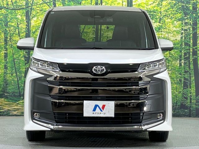 TOYOTA NOAH 2024