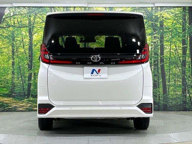 TOYOTA NOAH 2024