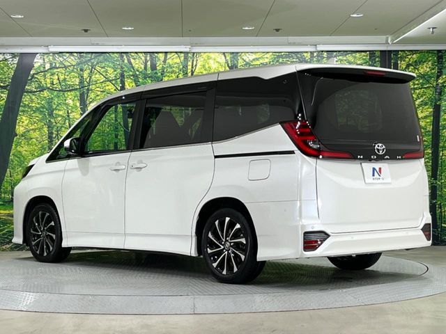 TOYOTA NOAH 2024