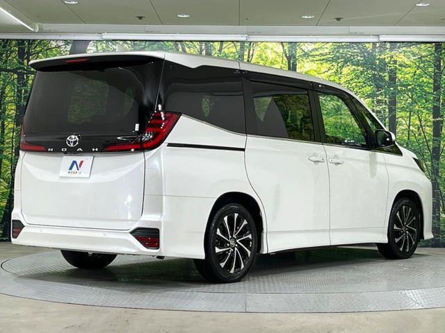 TOYOTA NOAH 2024