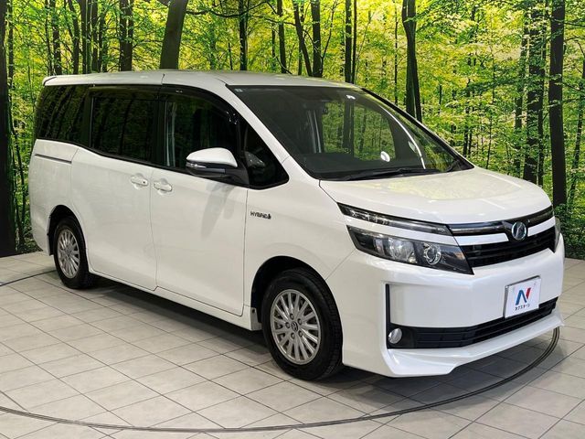 TOYOTA VOXY HYBRID 2015
