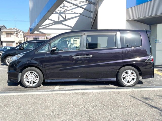 HONDA STEPWAGON SPADA 2009
