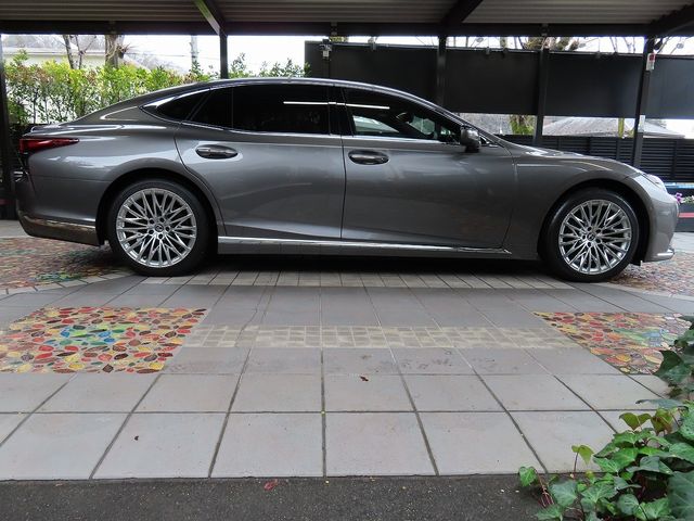 TOYOTA LEXUS LS500h 4WD 2025