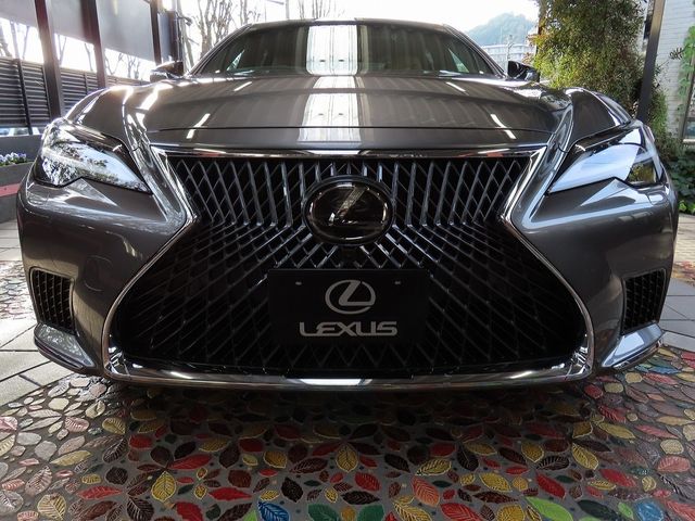 TOYOTA LEXUS LS500h 4WD 2025