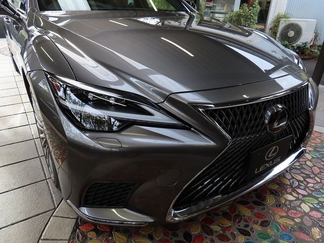 TOYOTA LEXUS LS500h 4WD 2025