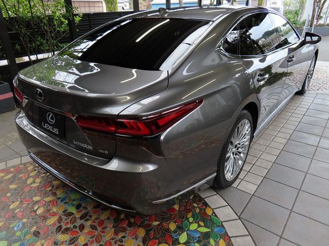 TOYOTA LEXUS LS500h 4WD 2025