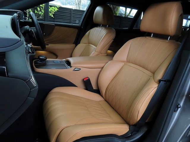 TOYOTA LEXUS LS500h 4WD 2025