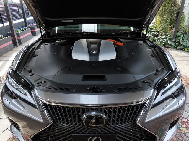 TOYOTA LEXUS LS500h 4WD 2025