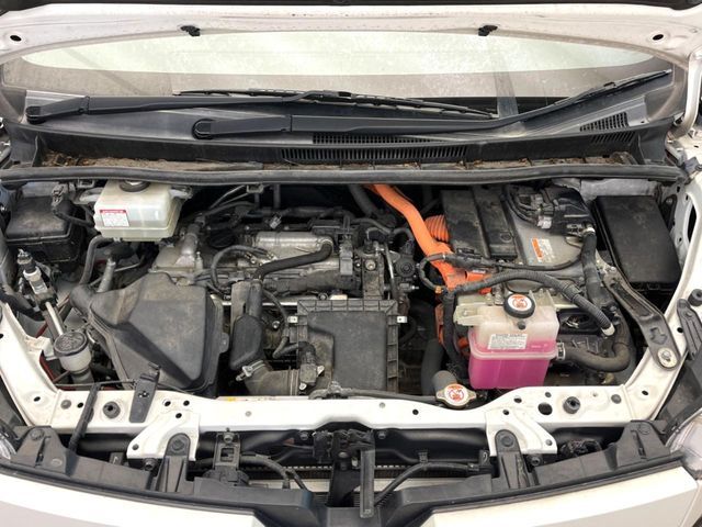 TOYOTA VOXY HYBRID 2019