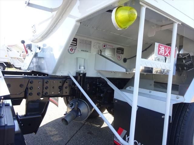 MITSUBISHI CANTER 2024