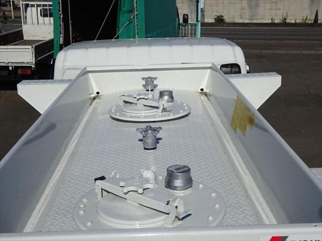 MITSUBISHI CANTER 2024