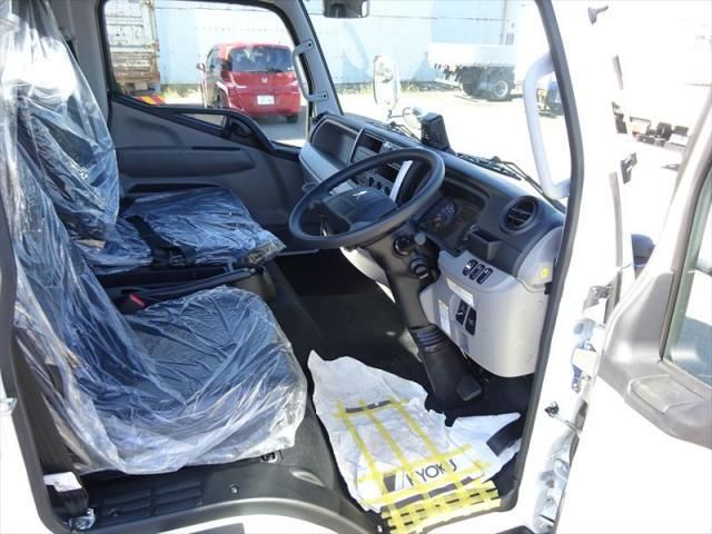 MITSUBISHI CANTER 2024