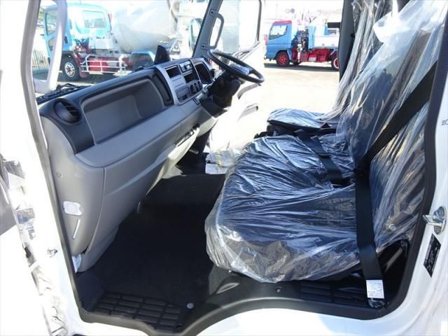 MITSUBISHI CANTER 2024