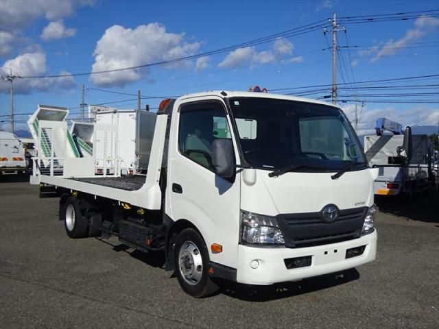 TOYOTA DYNA 2015