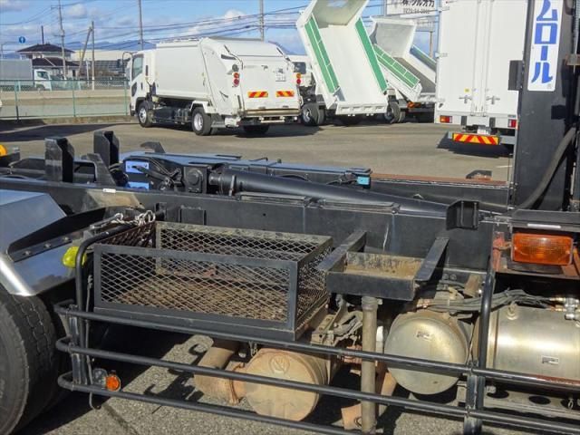 MITSUBISHI FUSOU FIGHTER 2016