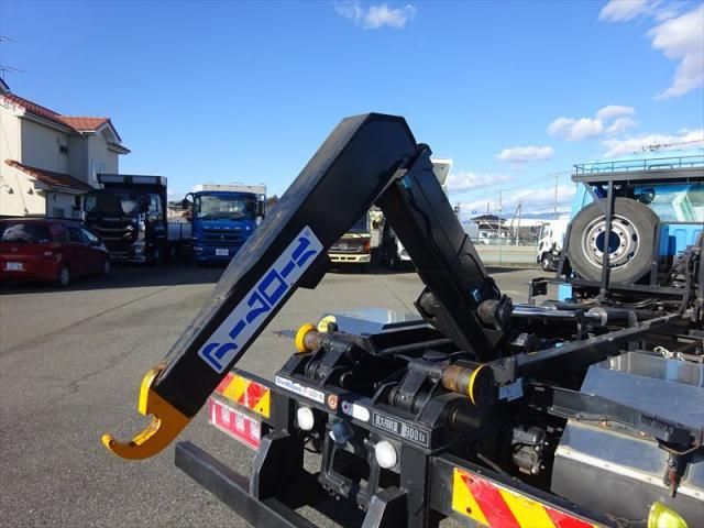 MITSUBISHI FUSOU FIGHTER 2016