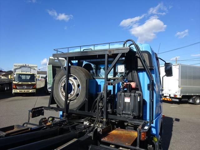 MITSUBISHI FUSOU FIGHTER 2016