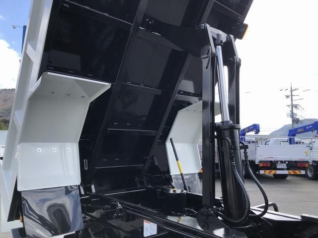 MITSUBISHI FUSOU FIGHTER 2024