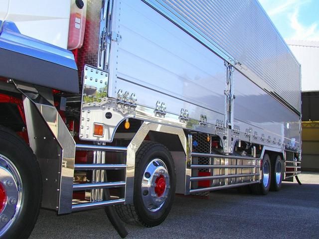 MITSUBISHI FUSOU SUPER GREAT 2025