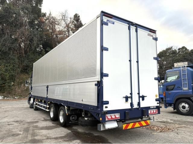 NISSAN DIESEL Quon 2020