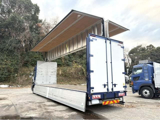 NISSAN DIESEL Quon 2020