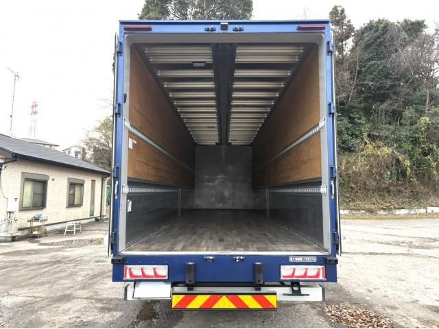 NISSAN DIESEL Quon 2020