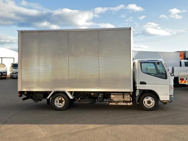 MITSUBISHI CANTER 2011
