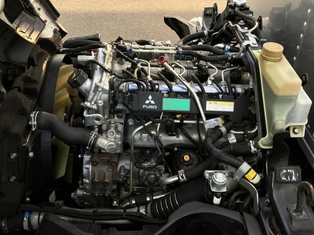 MITSUBISHI CANTER 2011