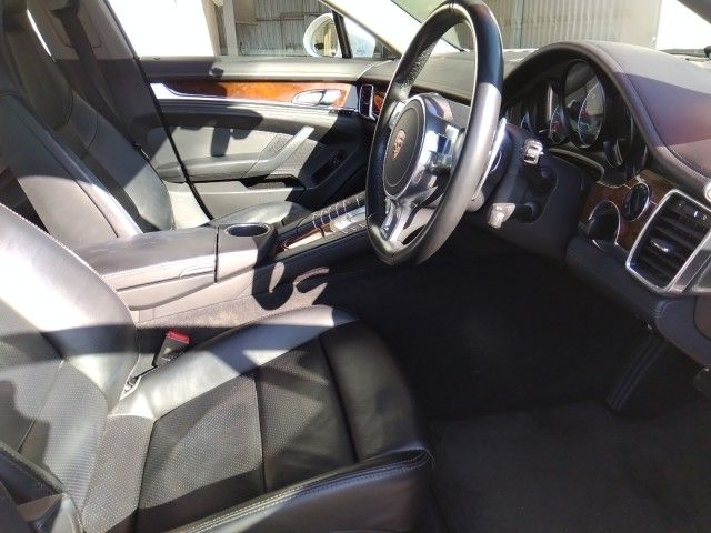 PORSCHE PORSCHE PANAMERA 2011