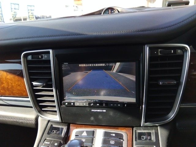 PORSCHE PORSCHE PANAMERA 2011