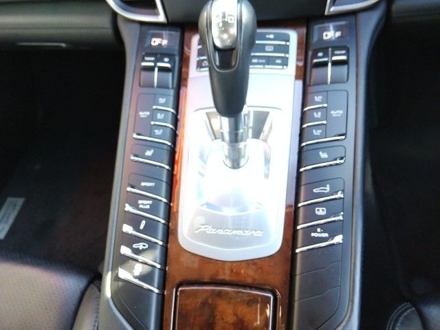 PORSCHE PORSCHE PANAMERA 2011