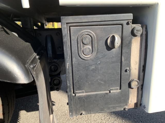 MITSUBISHI CANTER 2013