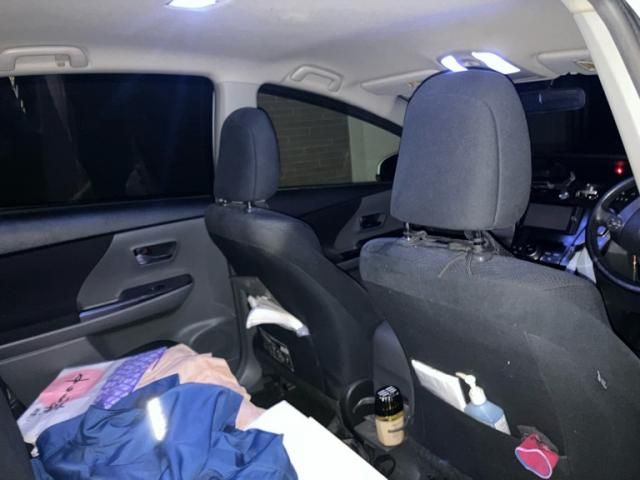 TOYOTA PRIUS Alpha 2014