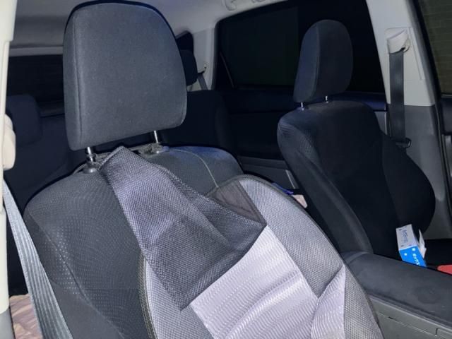 TOYOTA PRIUS Alpha 2014