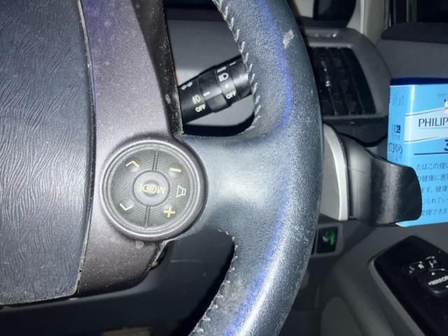 TOYOTA PRIUS Alpha 2014