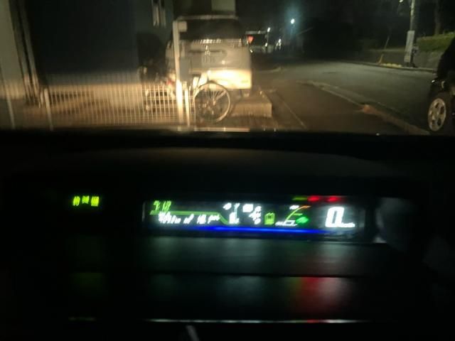 TOYOTA PRIUS Alpha 2014