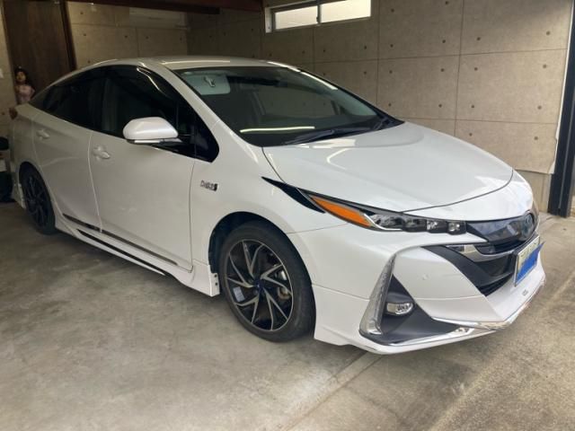 TOYOTA PRIUS PHV 2021
