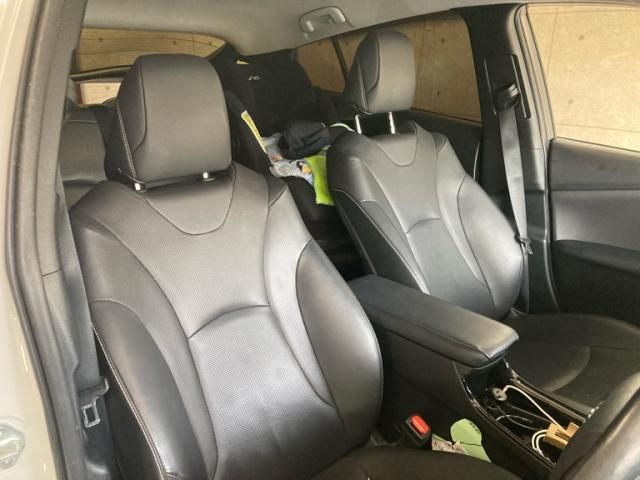 TOYOTA PRIUS PHV 2021