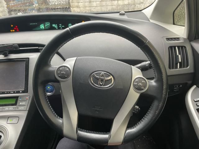 TOYOTA PRIUS 2012