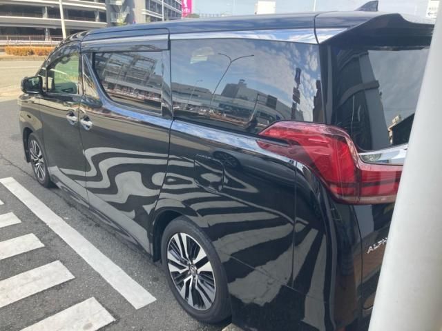 TOYOTA ALPHARD 2018