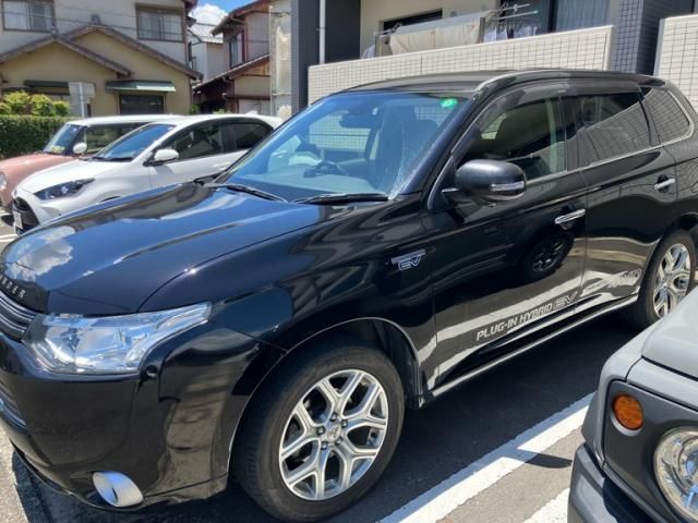 MITSUBISHI OUTLANDER PHEV 2013