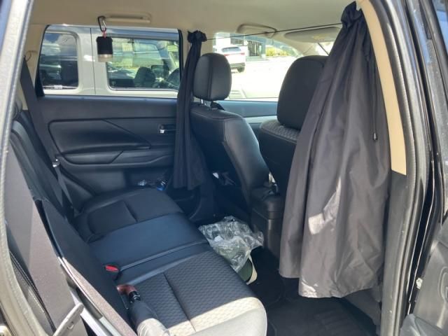 MITSUBISHI OUTLANDER PHEV 2013