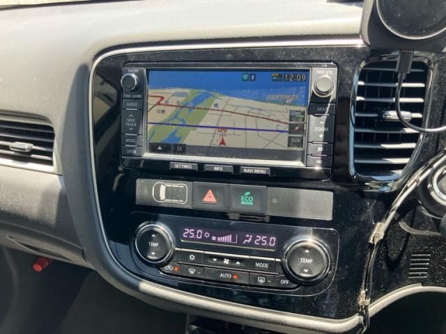 MITSUBISHI OUTLANDER PHEV 2013