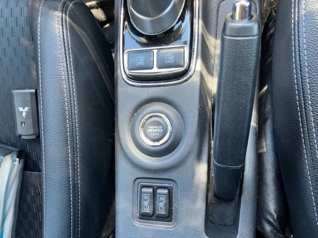 MITSUBISHI OUTLANDER PHEV 2013