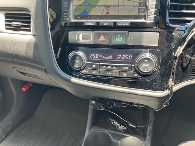 MITSUBISHI OUTLANDER PHEV 2013