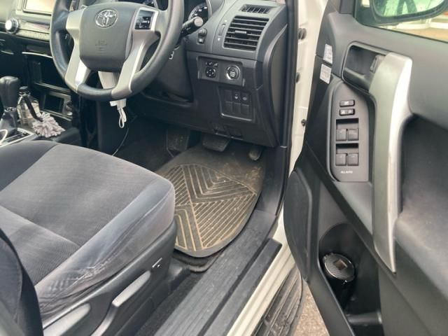 TOYOTA LANDCRUISER PRADO 2017