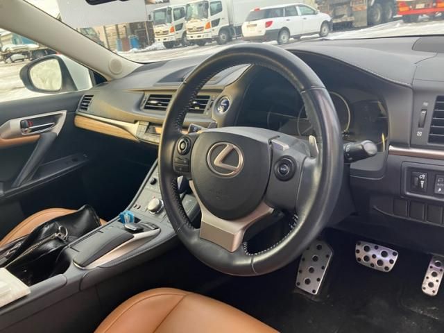 TOYOTA LEXUS CT200h 2014